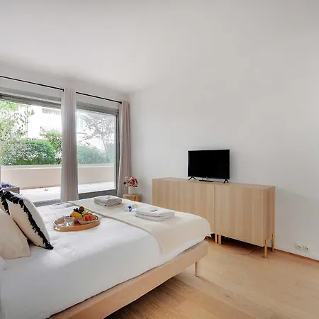 Elegant - 2br-6p - Tour Eiffel Apartment
